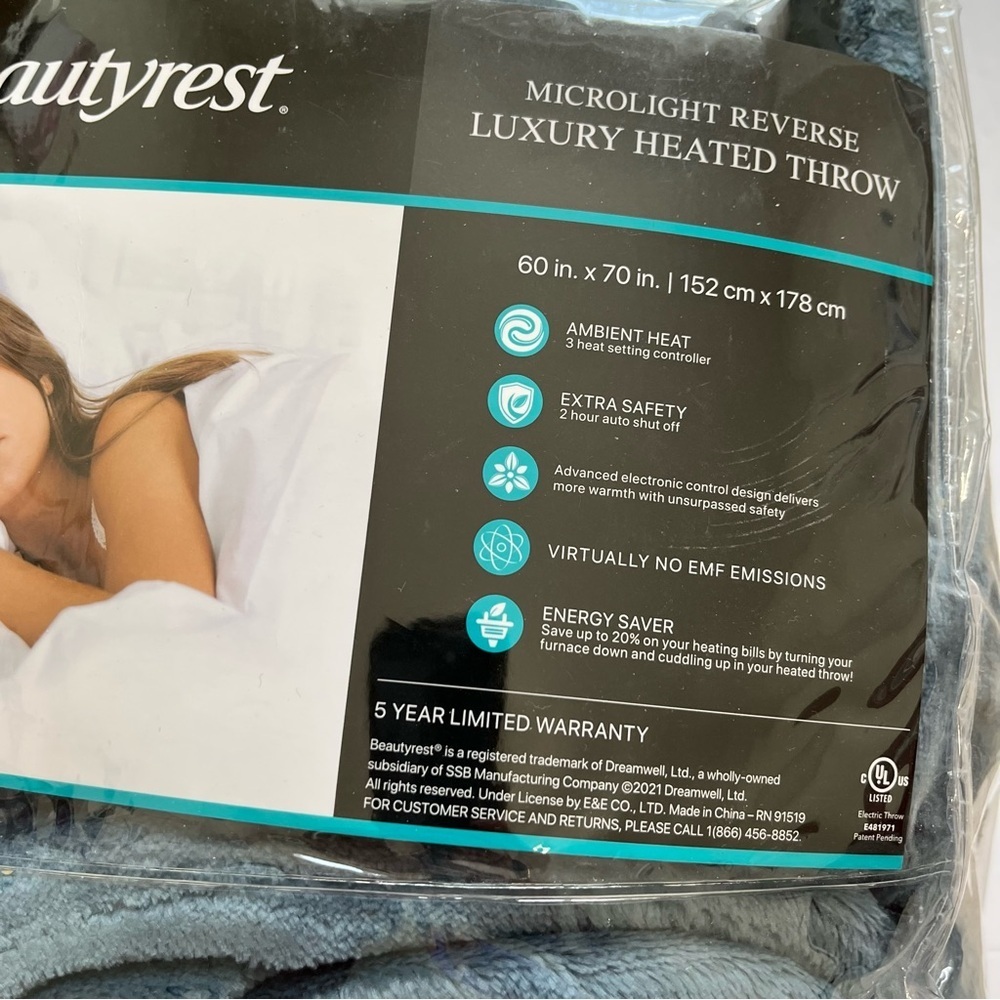 Beautyrest Blue Heated Plush Throw - Picture 6 of 11